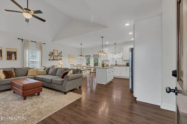 $279,900 | 127 West Cardin Street, Etowah, TN 37331