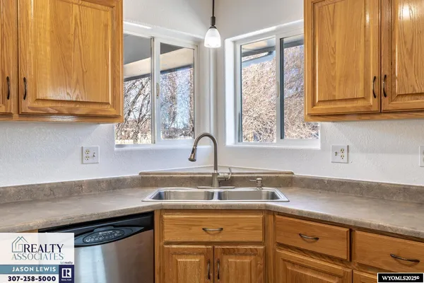 $394,000 | 5301 Pawnee Circle, Bar Nunn, WY 82601