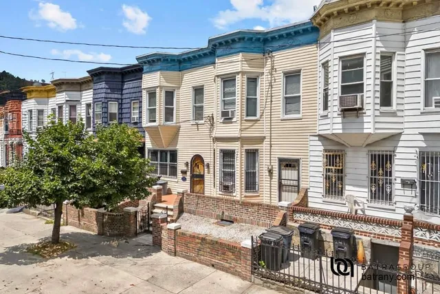 $1,850,000 | 2459 Hoffman Street | Belmont