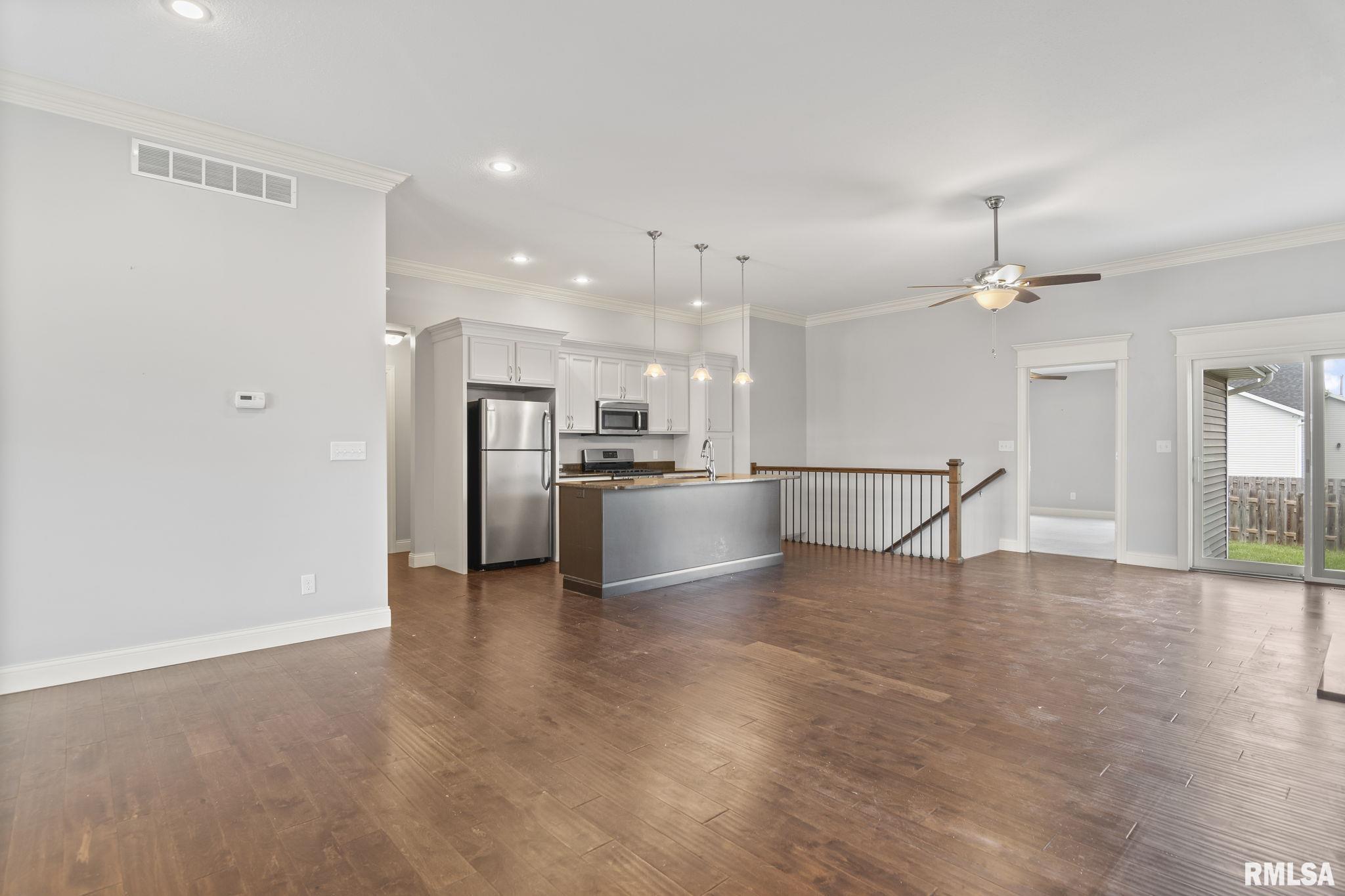 4631 Thompson Road Springfield, IL 62711 - Photo 5 of 21