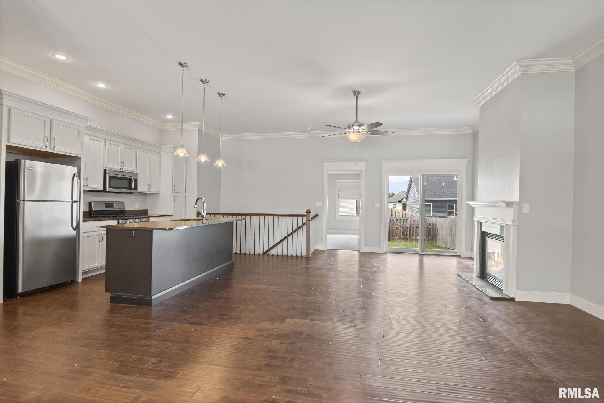 4631 Thompson Road Springfield, IL 62711 - Photo 6 of 21