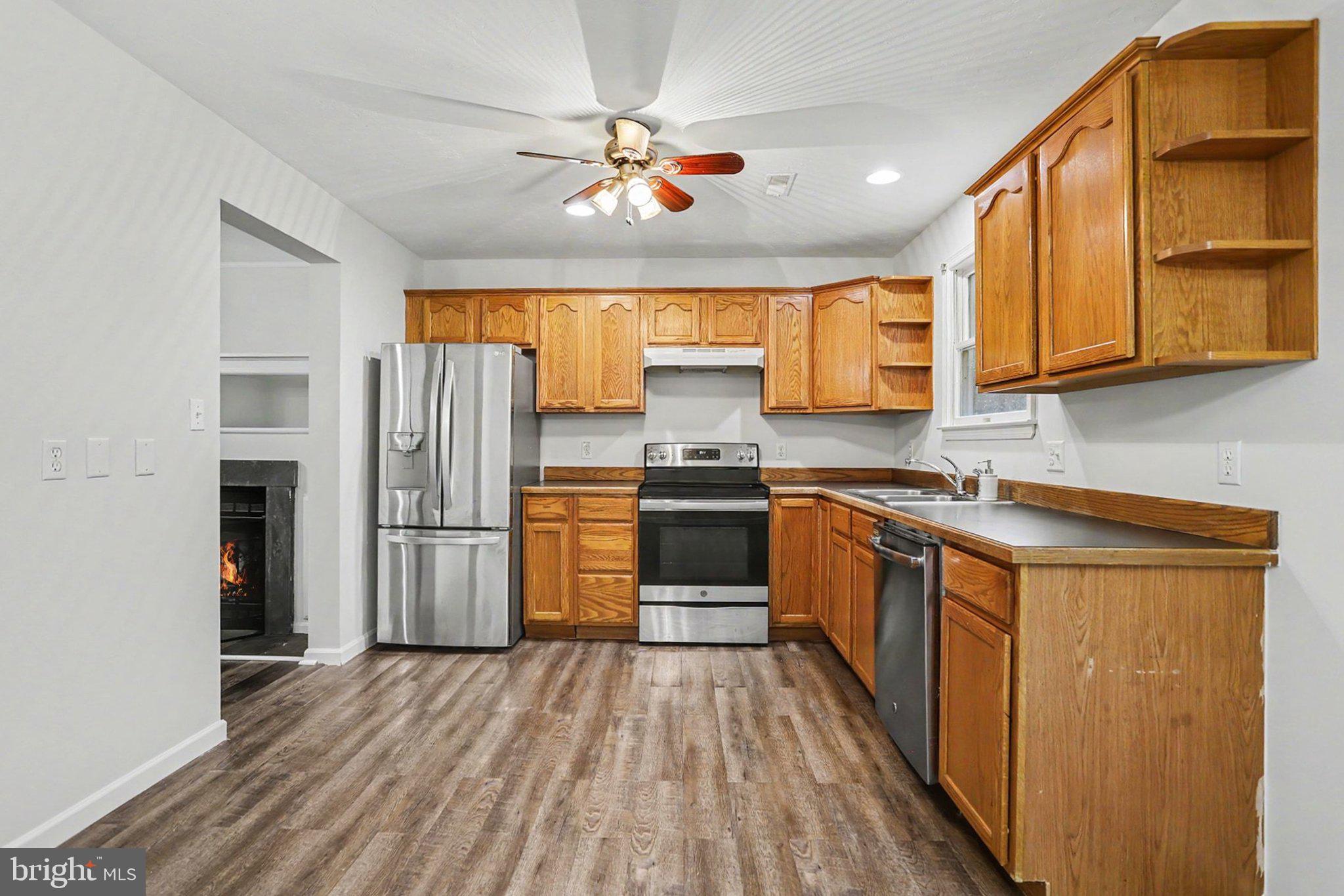 436 Springbrook Court, Unit E1 Hanover, PA 17331 - Photo 17 of 36 Kitchen