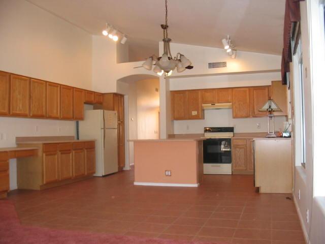 1245 East Presidio Road Phoenix, AZ 85022 - Photo 3 of 13 Kitchen