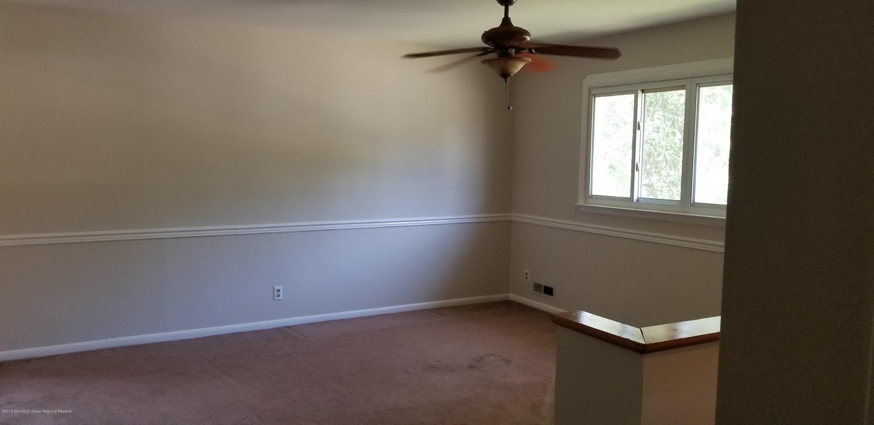 145 Darien Road Howell, NJ 07731 - Photo 3 of 31 20190730_112459