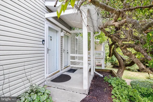 $250,000 | 12098 Cardamom Drive, Unit 12098, Woodbridge, VA 22192