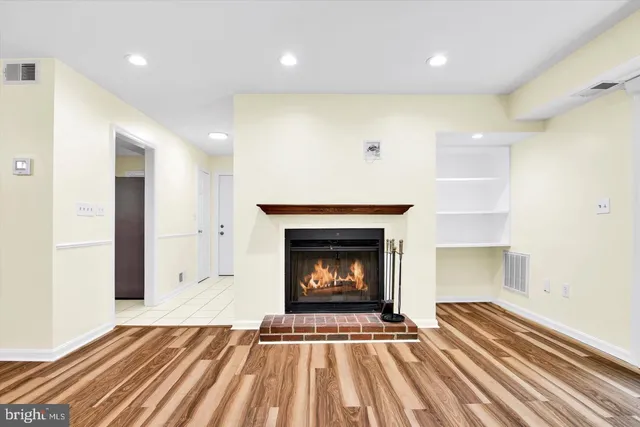 $250,000 | 12098 Cardamom Drive, Unit 12098, Woodbridge, VA 22192