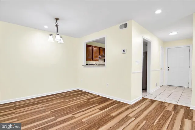 $250,000 | 12098 Cardamom Drive, Unit 12098, Woodbridge, VA 22192