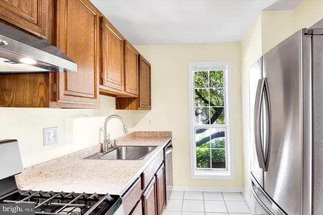 $250,000 | 12098 Cardamom Drive, Unit 12098, Woodbridge, VA 22192