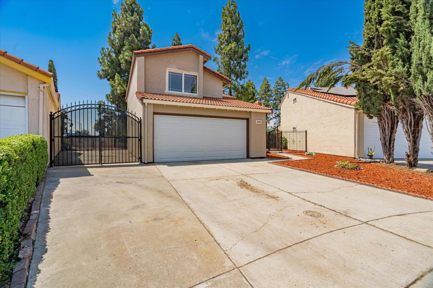 1933 Edgestone Circle San Jose, CA 95122 - Photo 2 of 40 a view of outdoor space and front view of a house