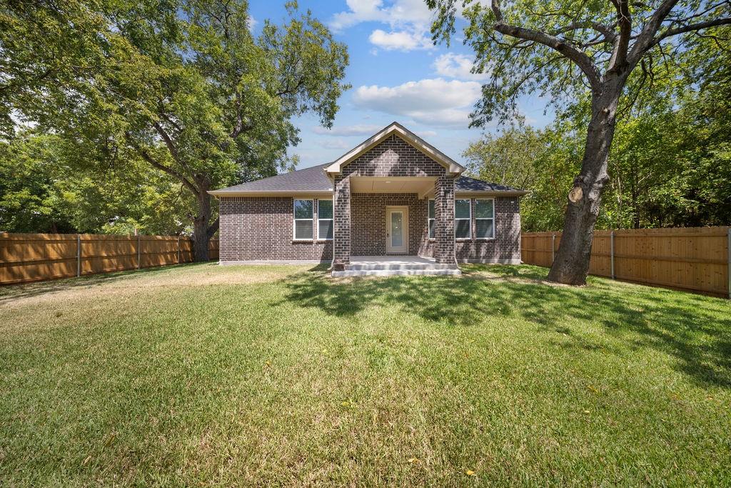 4519 Rosehill Road Garland, TX 75043 - Photo 36 of 40 Gallery Image 36