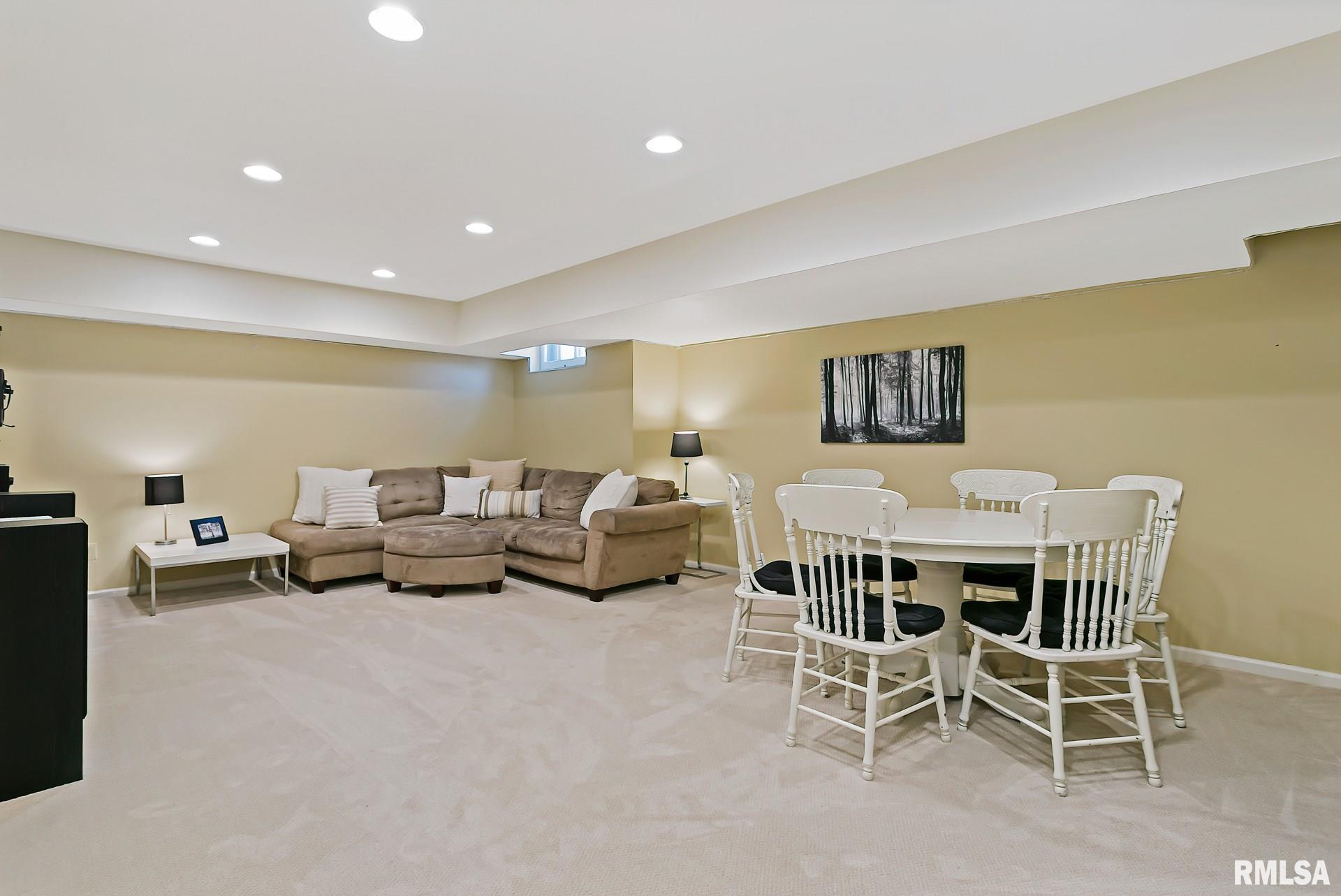 307 Forest Road Davenport, IA 52803 - Photo 40 of 48 Gallery Image 40