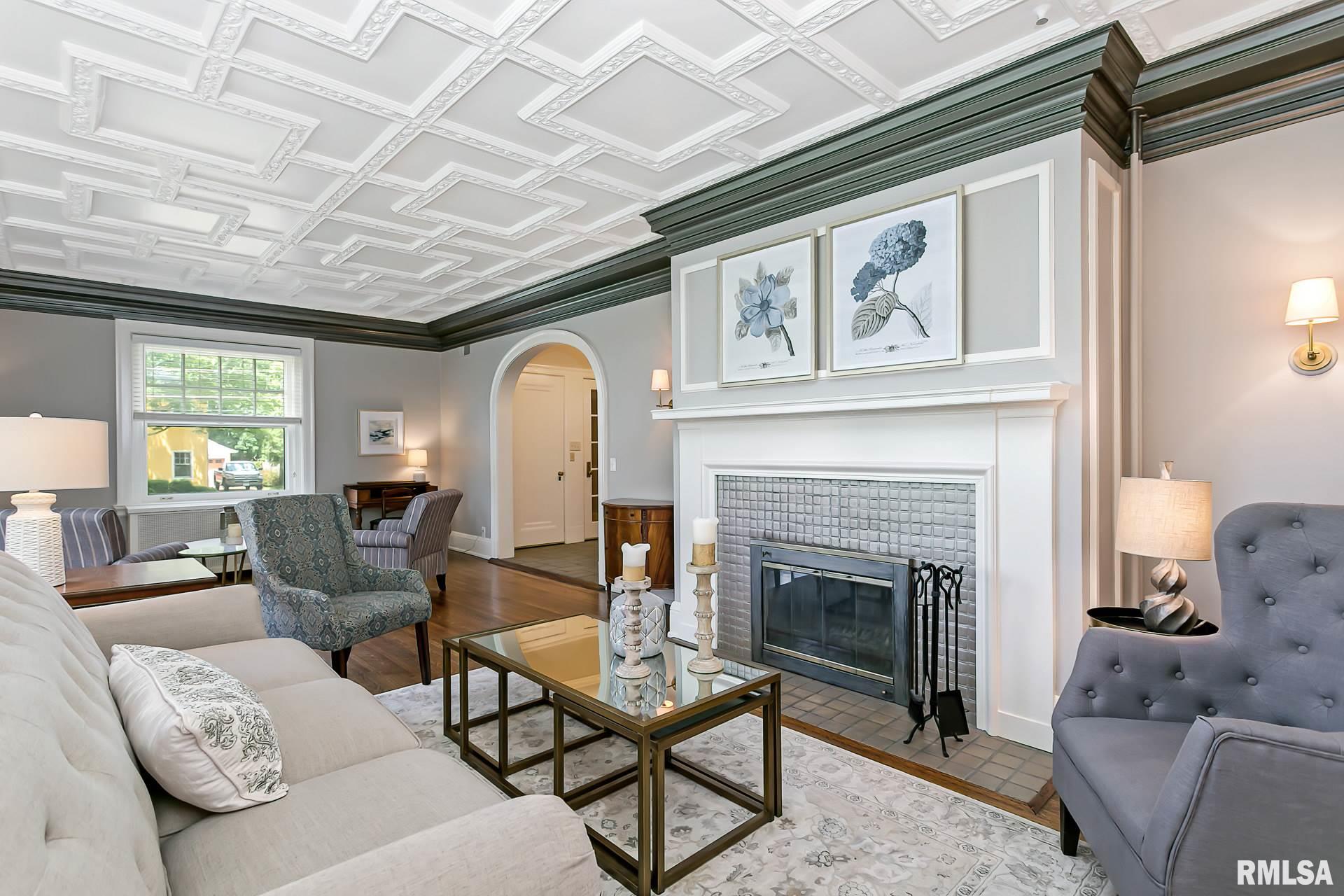 307 Forest Road Davenport, IA 52803 - Photo 10 of 48 Gallery Image 10
