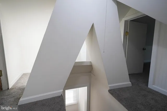 a view of empty room with window