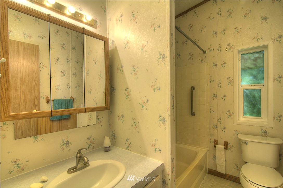 4409 Lyon Road Oak Harbor, WA 98277 - Photo 11 of 25 Gallery Image 11