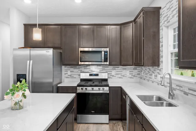 $524,999 | 7686 Rolling Green Drive, Plainfield, IN 46168