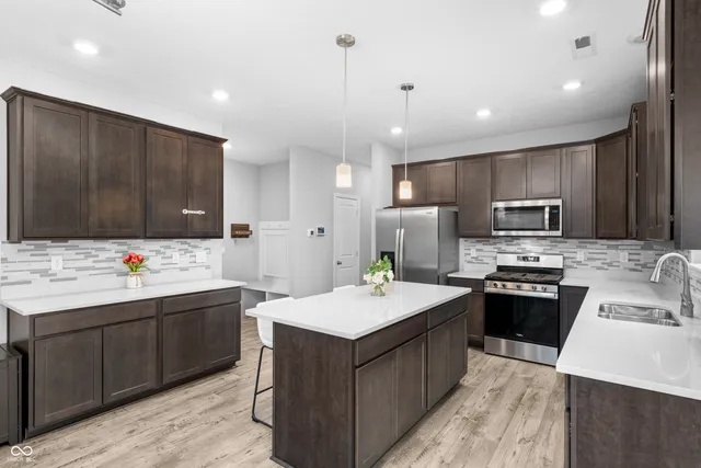 $524,999 | 7686 Rolling Green Drive, Plainfield, IN 46168