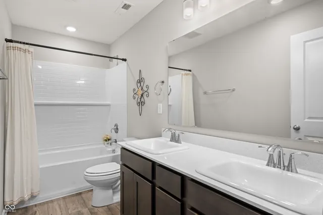 $524,999 | 7686 Rolling Green Drive, Plainfield, IN 46168