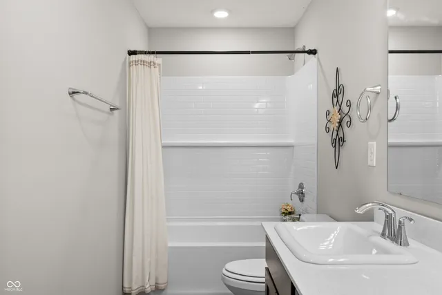 $524,999 | 7686 Rolling Green Drive, Plainfield, IN 46168