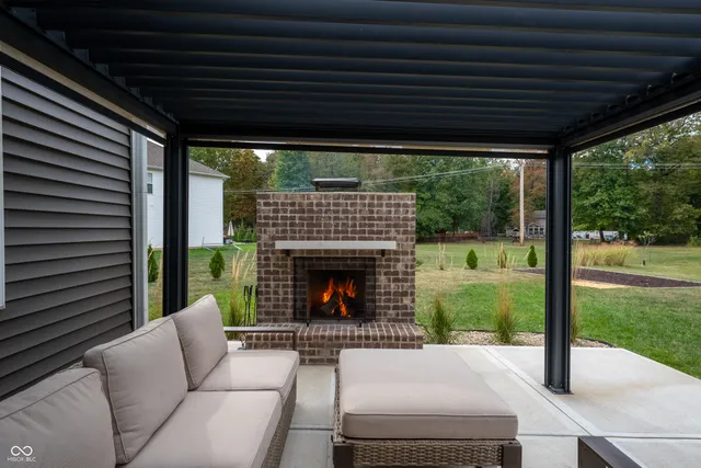 $524,999 | 7686 Rolling Green Drive, Plainfield, IN 46168