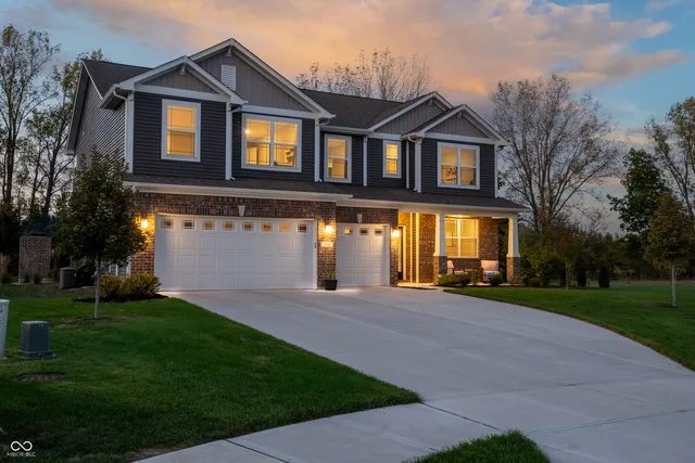$524,999 | 7686 Rolling Green Drive, Plainfield, IN 46168