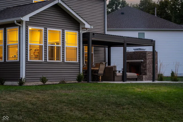 $524,999 | 7686 Rolling Green Drive, Plainfield, IN 46168