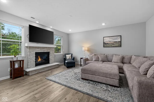 $524,999 | 7686 Rolling Green Drive, Plainfield, IN 46168