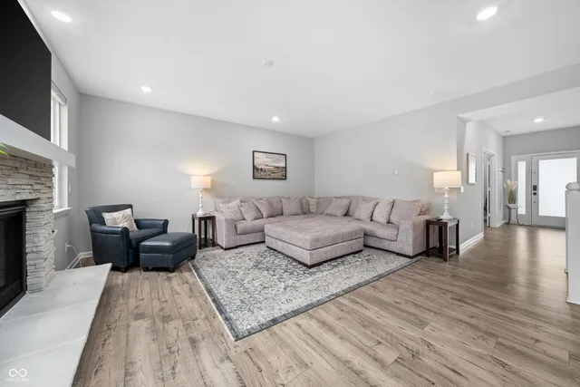$524,999 | 7686 Rolling Green Drive, Plainfield, IN 46168
