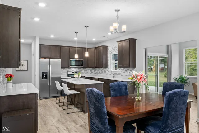 $524,999 | 7686 Rolling Green Drive, Plainfield, IN 46168