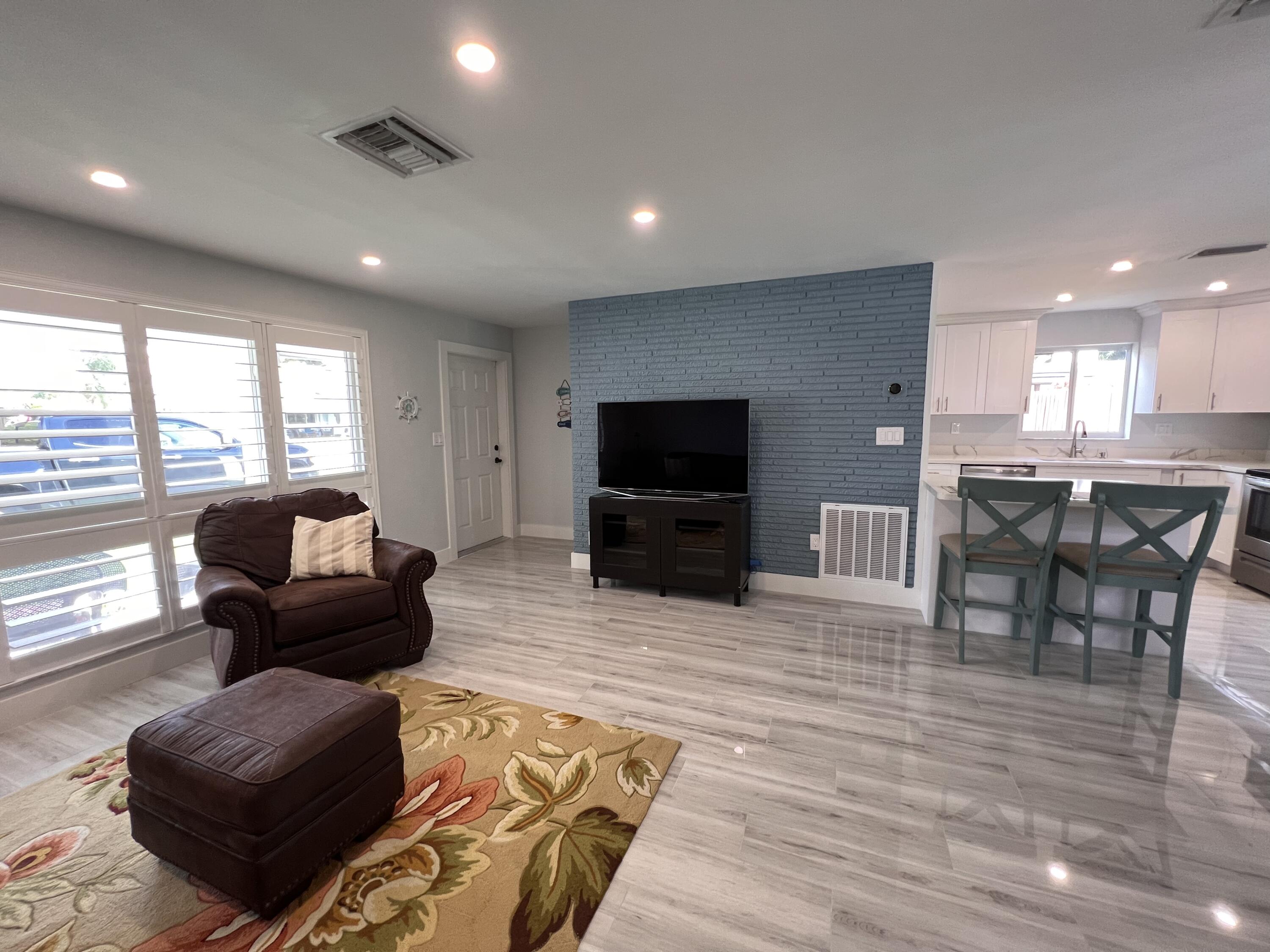 2011 Northeast 31st Street Lighthouse Point, FL 33064 - Photo 7 of 42 Living Room