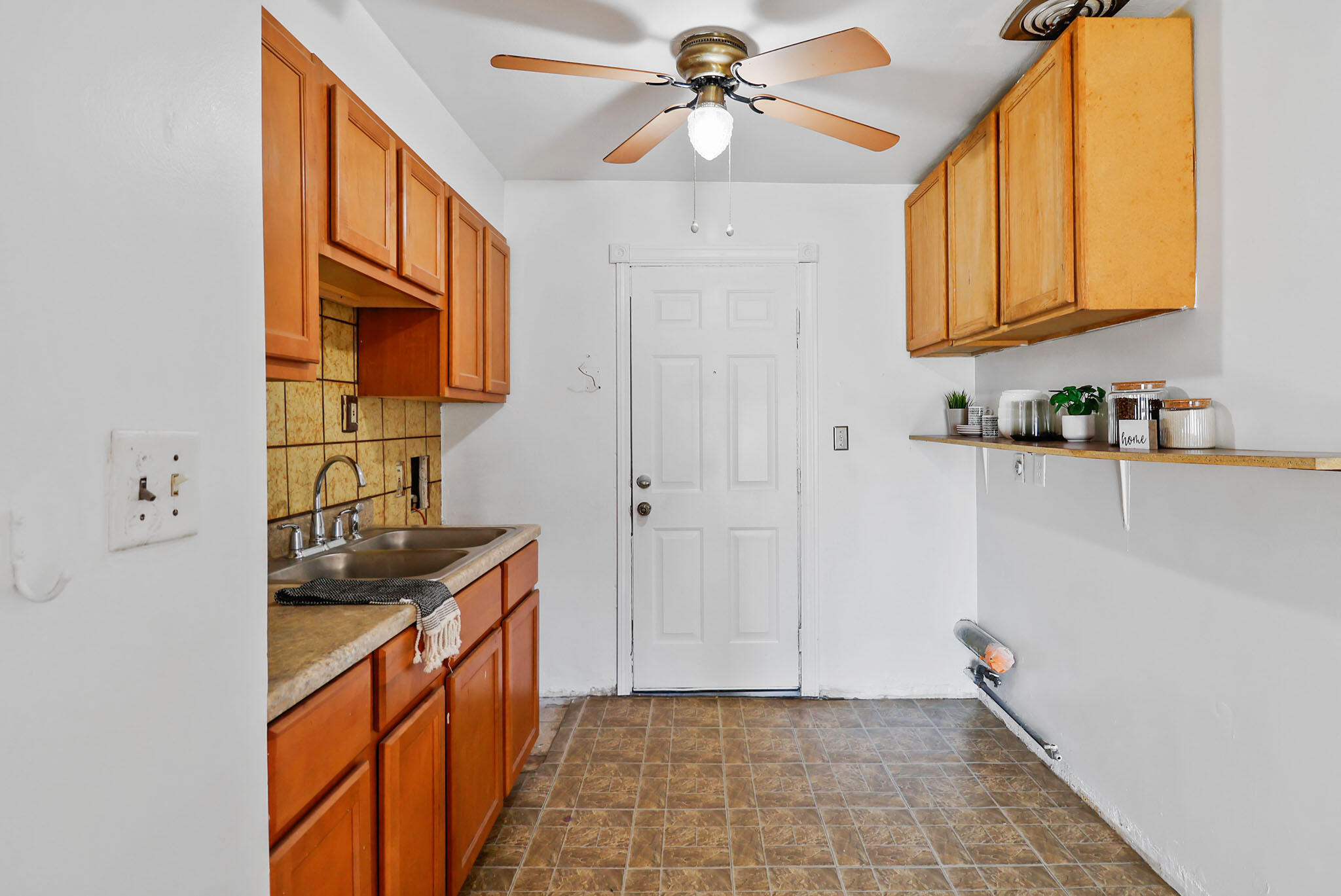 2936 East Ridge Road Lake Station, IN 46405 - Photo 7 of 19 2048x1369