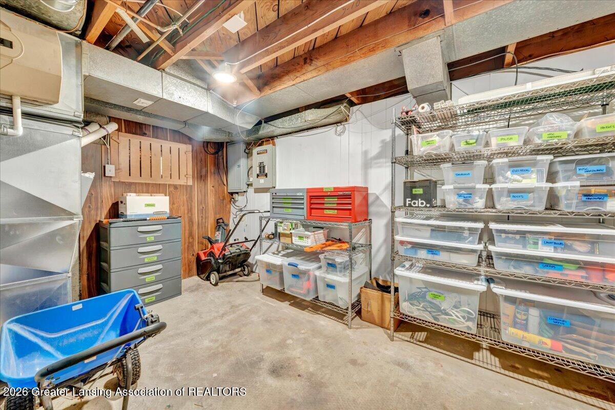 1533 Cambridge Road Lansing, MI 48911 - Photo 19 of 36 19-DSC01121