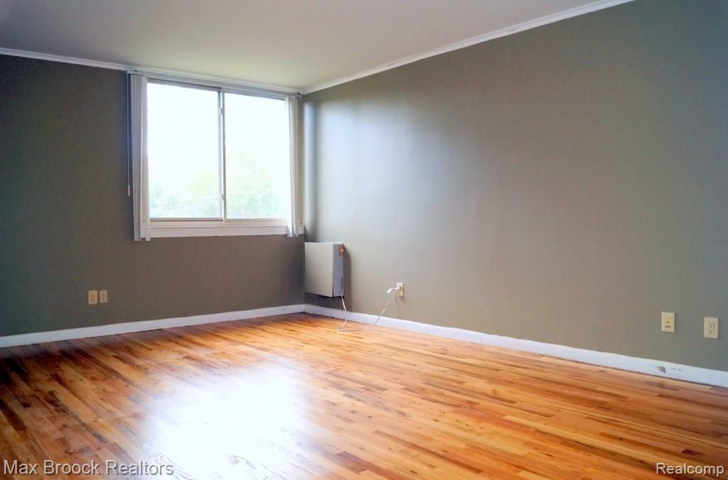 4041 West Maple Road, Unit 201 Bloomfield Hills, MI 48301 - Photo 8 of 16 08.JPG