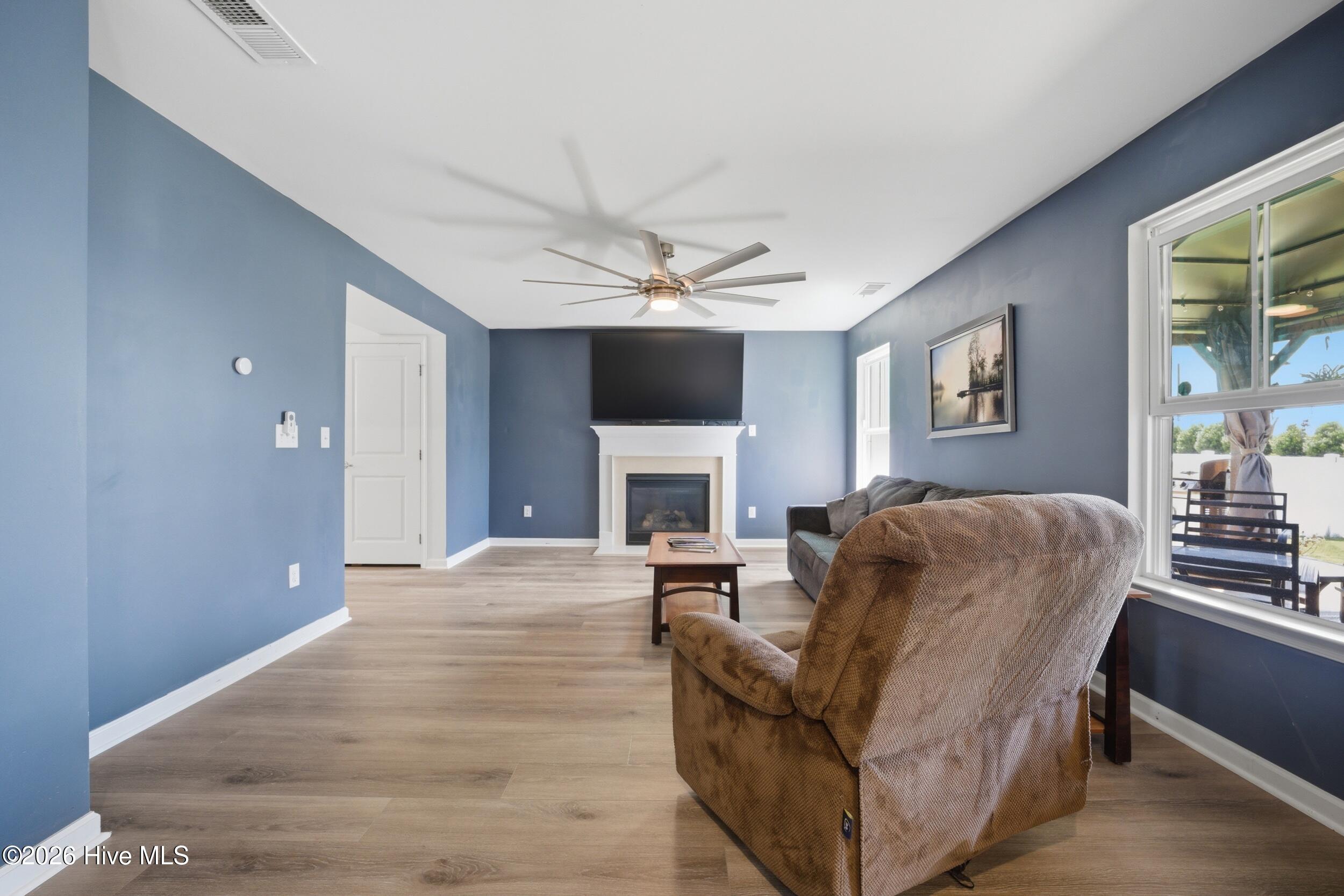 216 Sunny Lake Road Moyock, NC 27958 - Photo 7 of 37 Living Room
