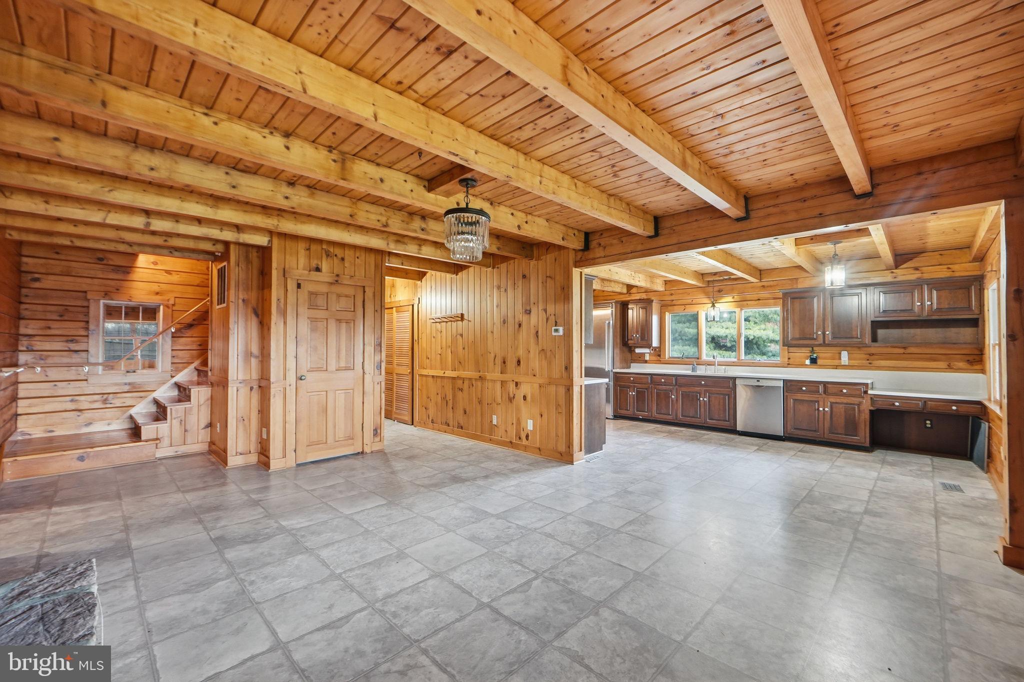 21142 Westerly Road Poolesville, MD 20837 - Photo 13 of 76 Family Room!