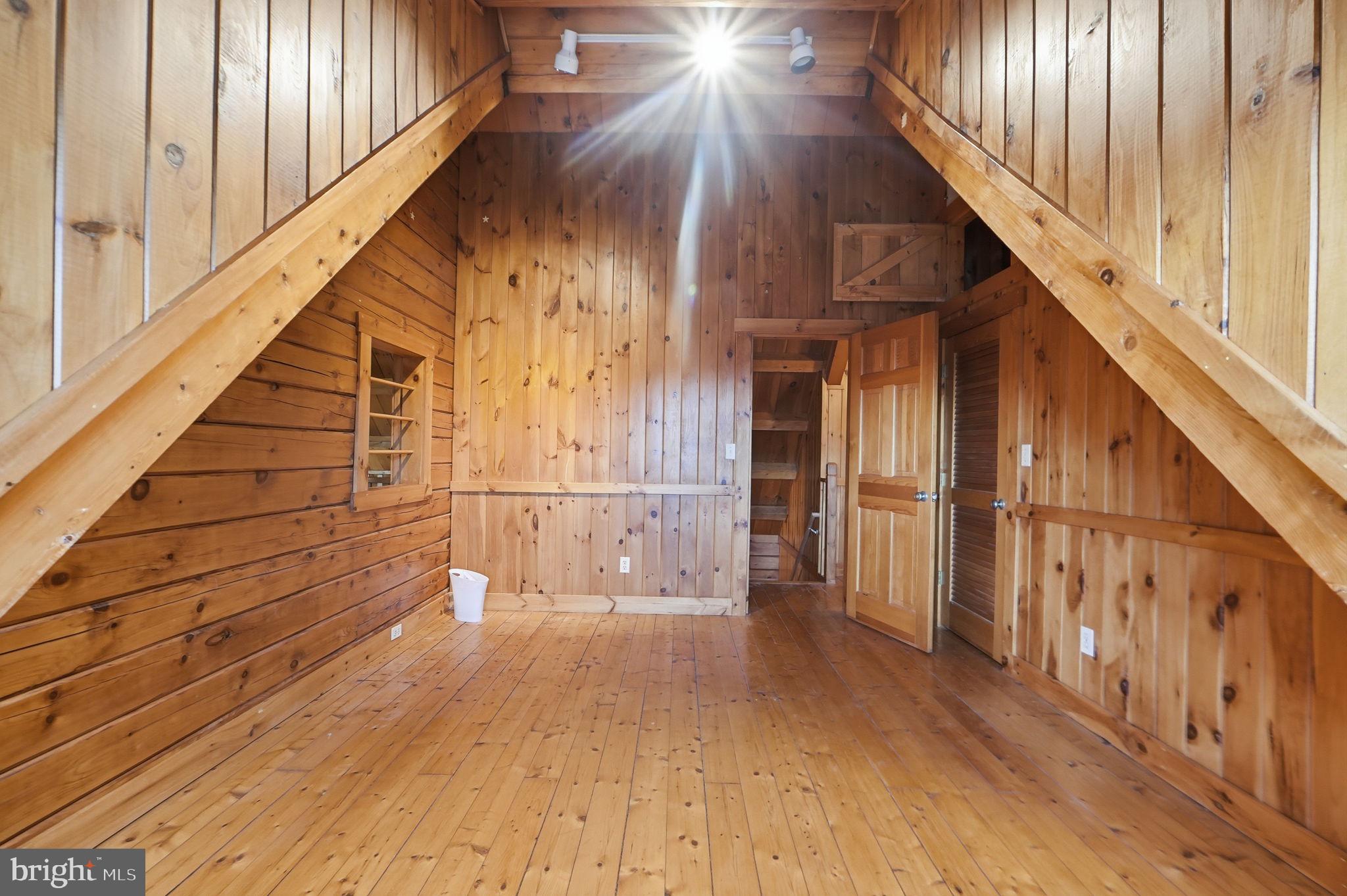 21142 Westerly Road Poolesville, MD 20837 - Photo 28 of 76 3rd Bedroom upstairs!