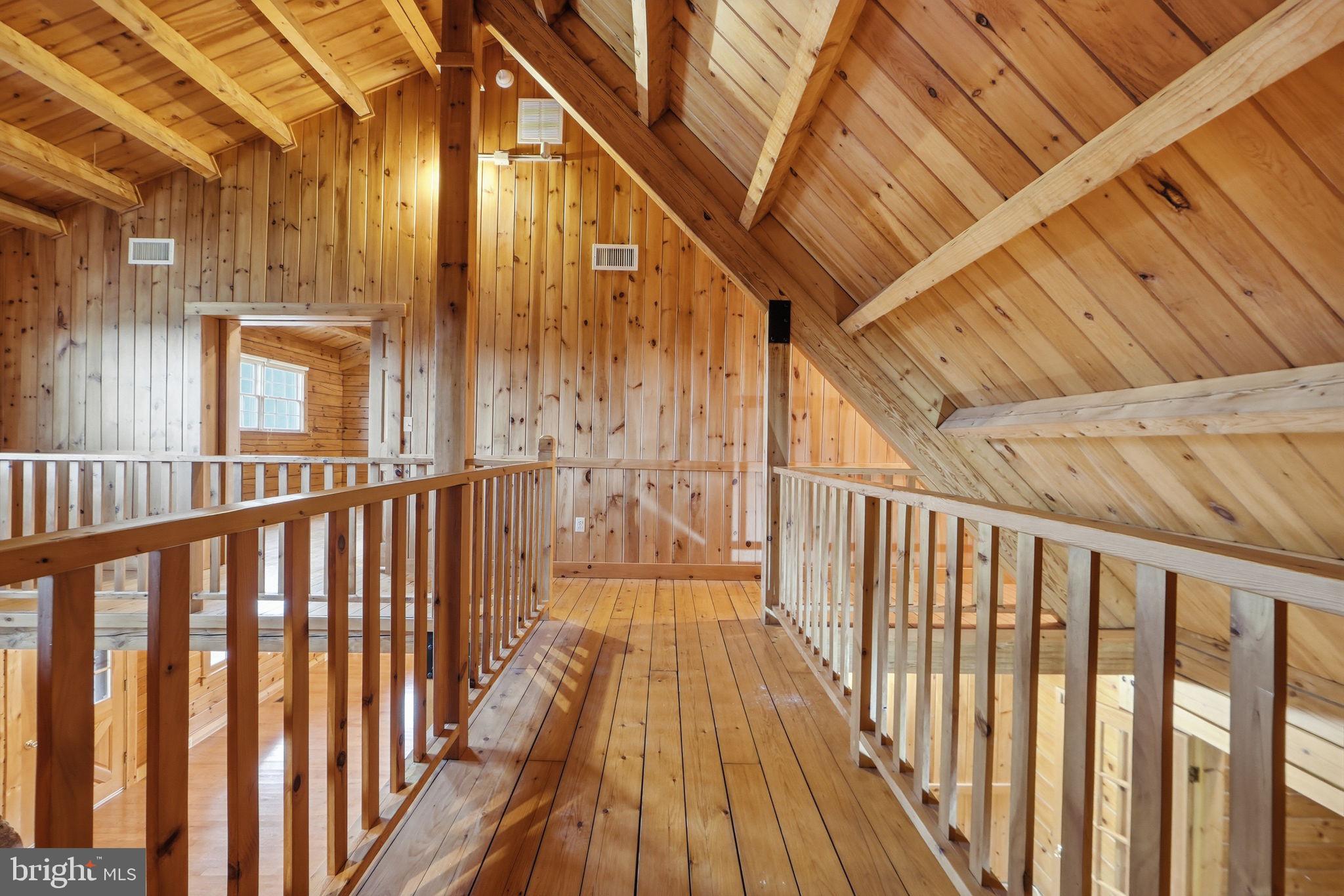 21142 Westerly Road Poolesville, MD 20837 - Photo 29 of 76 2nd Floor Hallway!