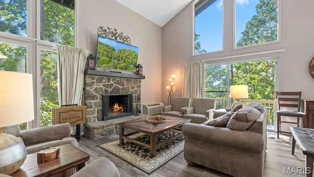 $649,900 | 35 Walkers Cay Drive, Osage Beach, MO 65065