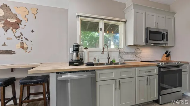 $649,900 | 35 Walkers Cay Drive, Osage Beach, MO 65065