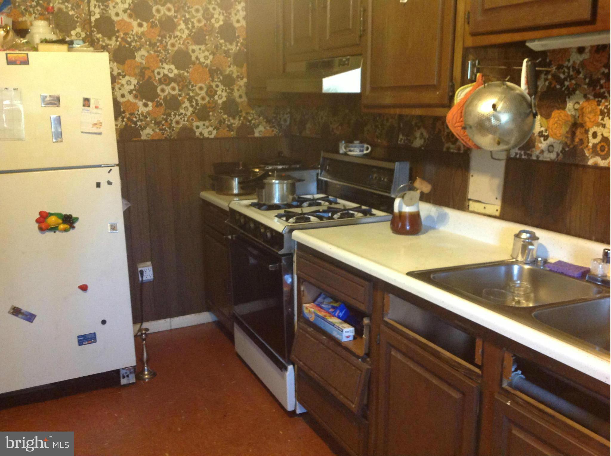 4505 Pimlico Road Baltimore, MD 21215 - Photo 6 of 17 Kitchen