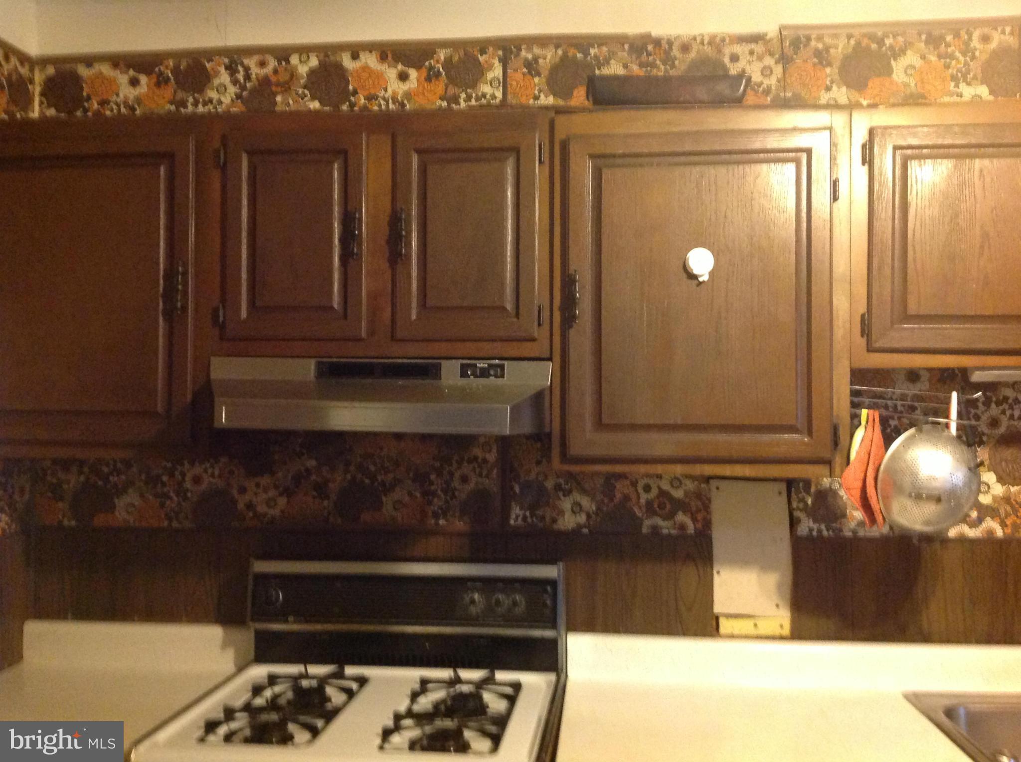 4505 Pimlico Road Baltimore, MD 21215 - Photo 7 of 17 Kitchen