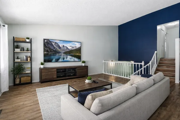 $285,000 | 2053 Edgerton Street, Maplewood, MN 55117