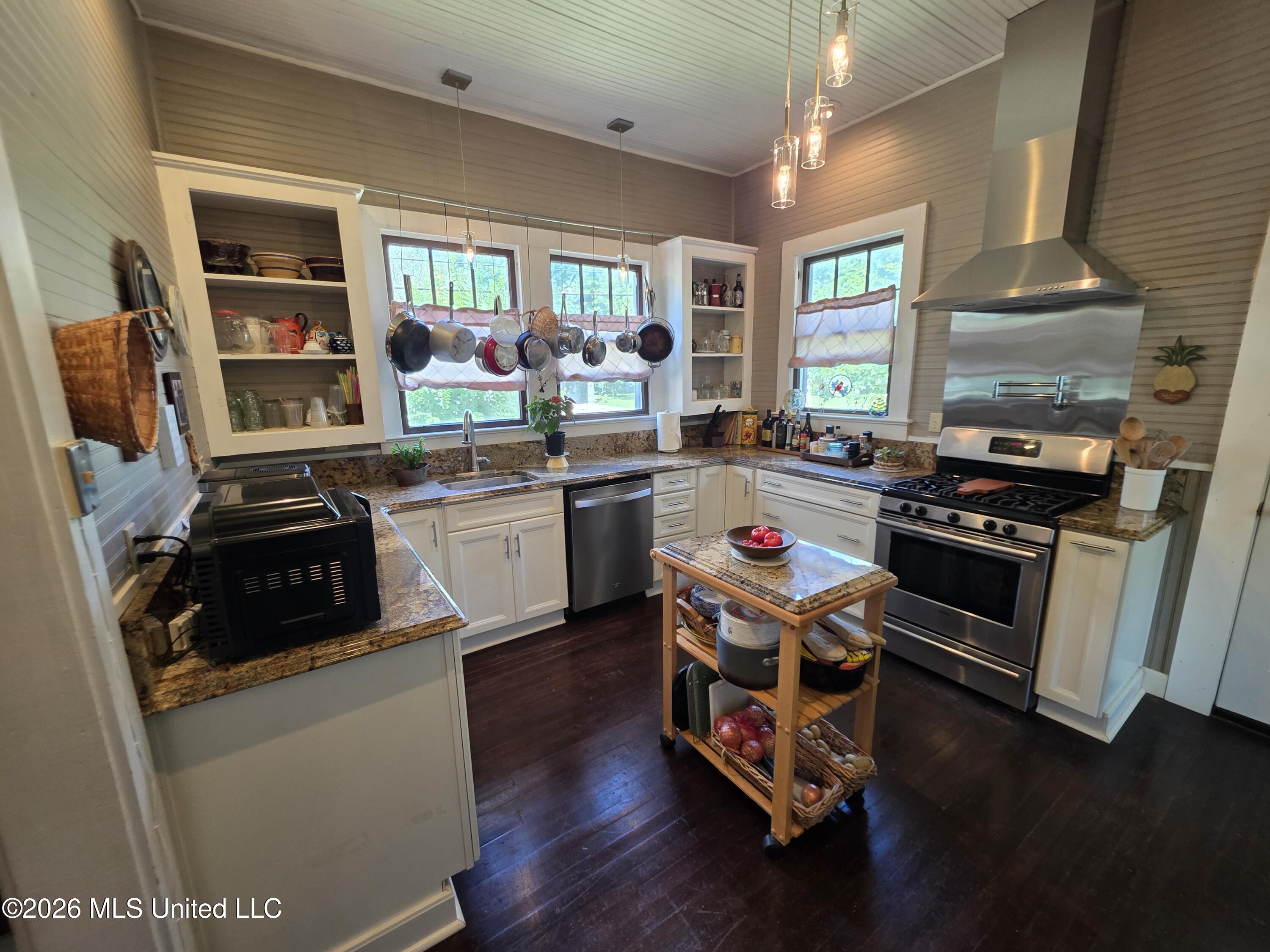225 South 5th Street McComb, MS 39648 - Photo 2 of 29 36240