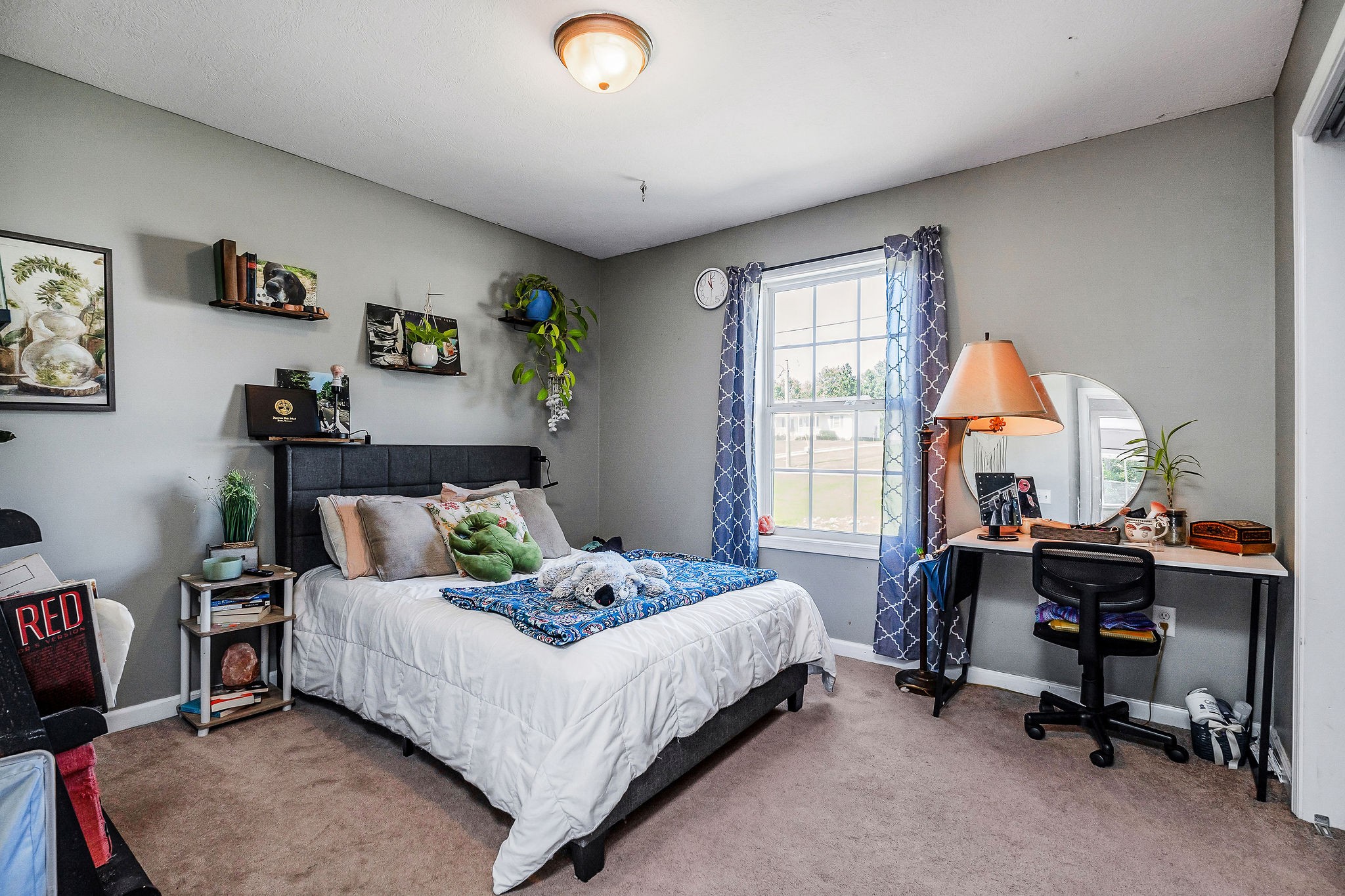 6215 Cheyenne Trail Baxter, TN 38544 - Photo 17 of 27 a bedroom with a bed a desk and chair