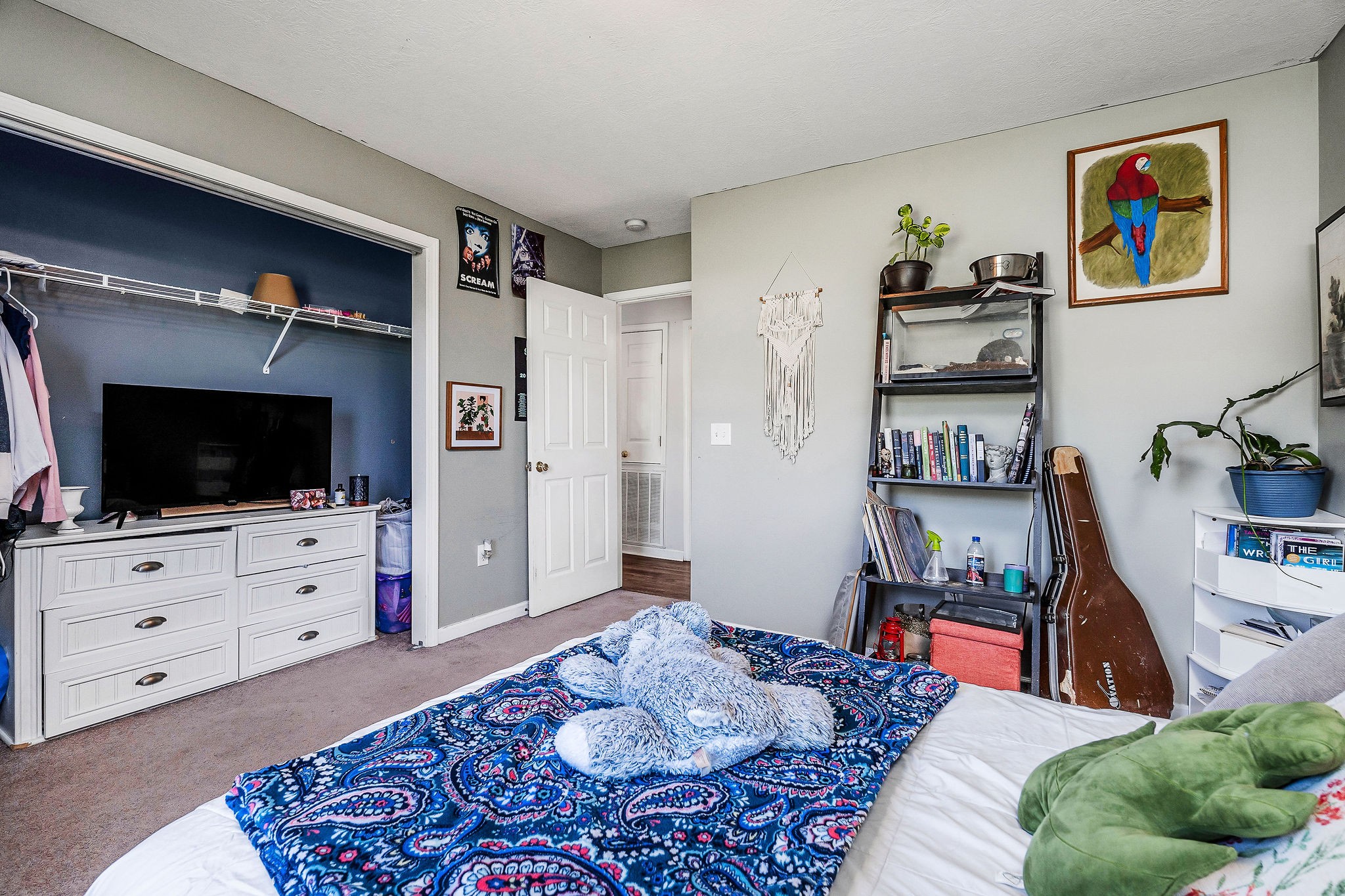 6215 Cheyenne Trail Baxter, TN 38544 - Photo 18 of 27 a living room with furniture and a flat screen tv