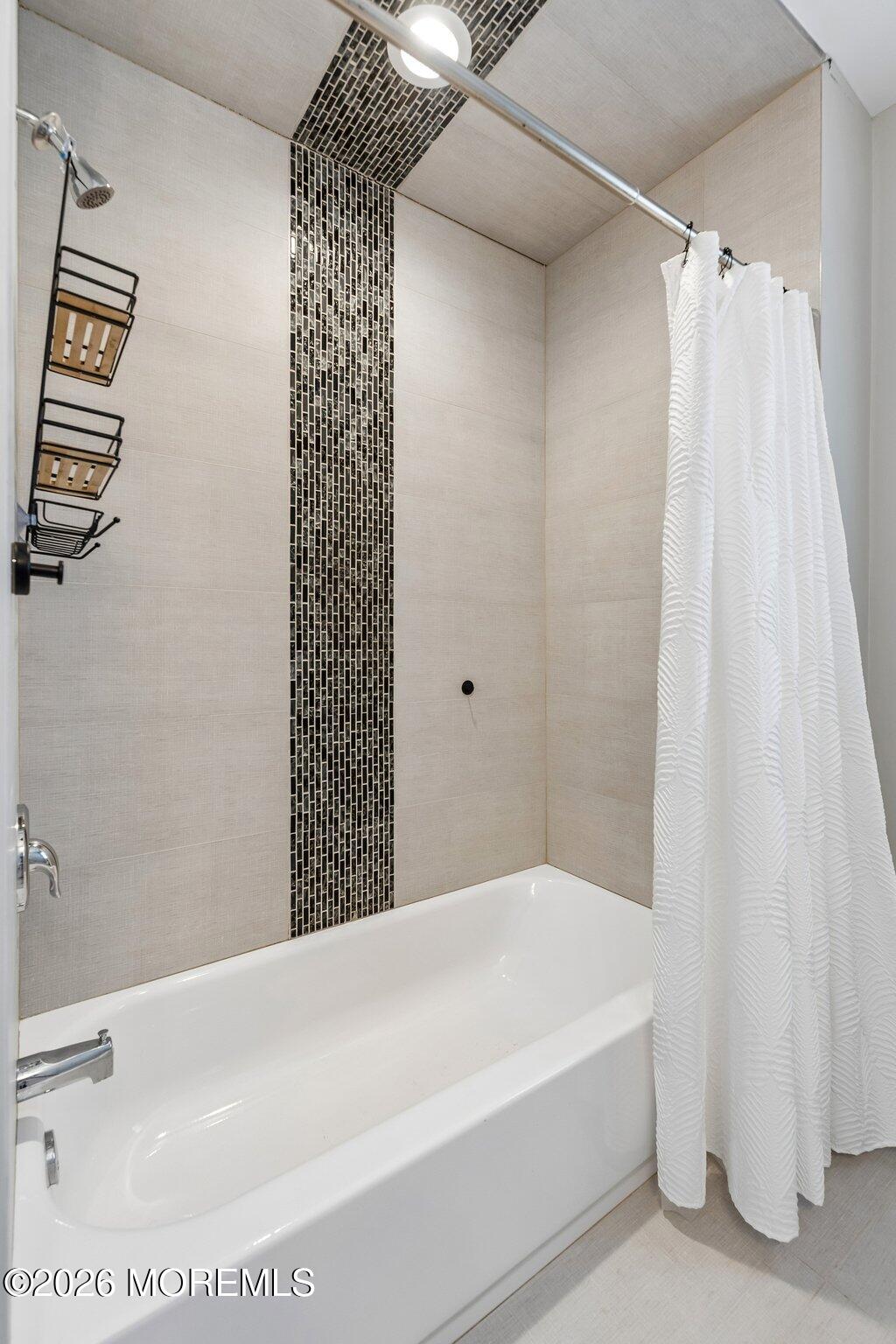 149 Berkeley Drive Brick, NJ 08724 - Photo 23 of 35 a bathroom with a bathtub and shower