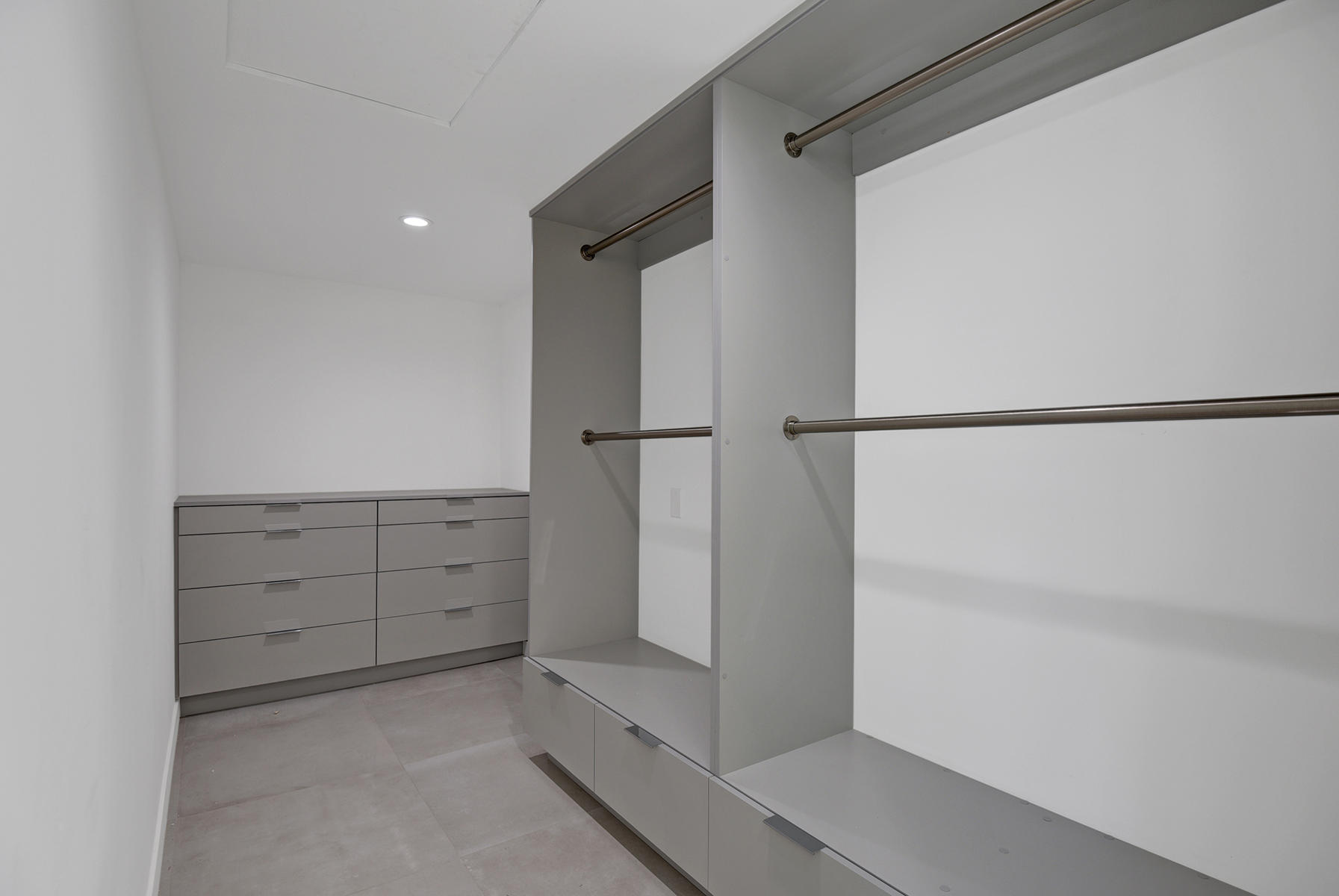 1050 East Deepak Road Palm Springs, CA 92262 - Photo 20 of 35 PRIMARY BEDROOM WALK IN CLOSET MLS