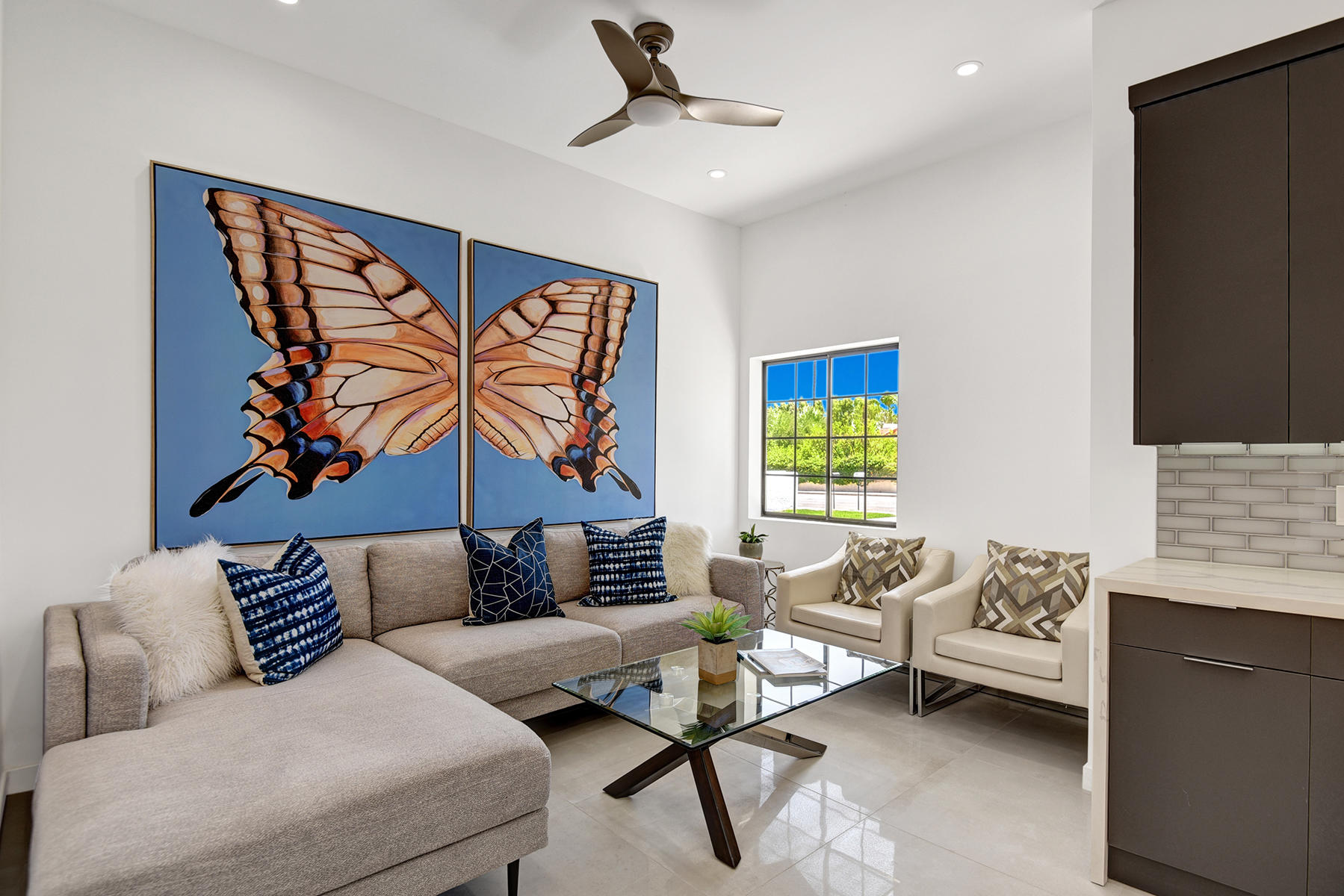 1050 East Deepak Road Palm Springs, CA 92262 - Photo 6 of 35 LIVING ROOM ANGLED MLS