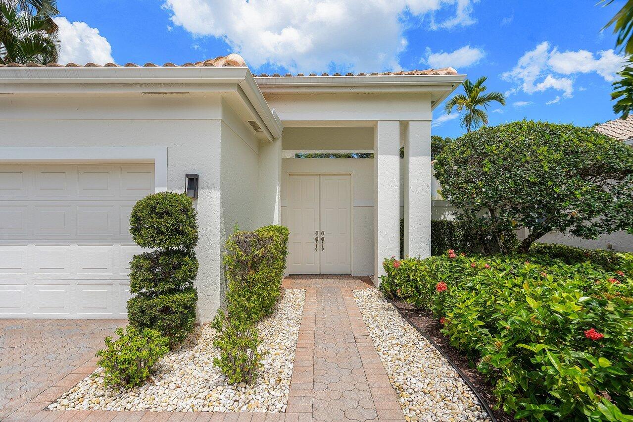 6648 Northwest 23rd Terrace Boca Raton, FL 33496 - Photo 3 of 36 entry to courtyard