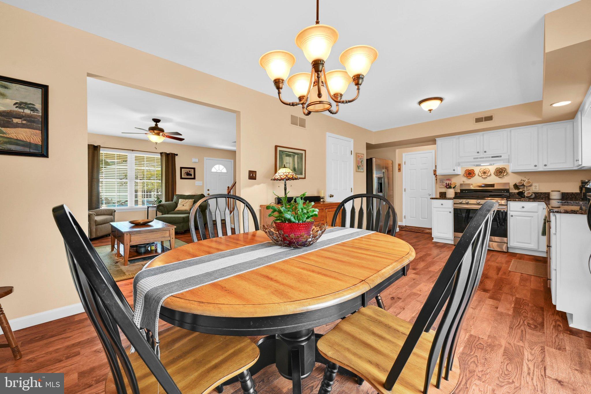 351 Oneida Drive Sinking Spring, PA 19608 - Photo 11 of 36 Dining Area