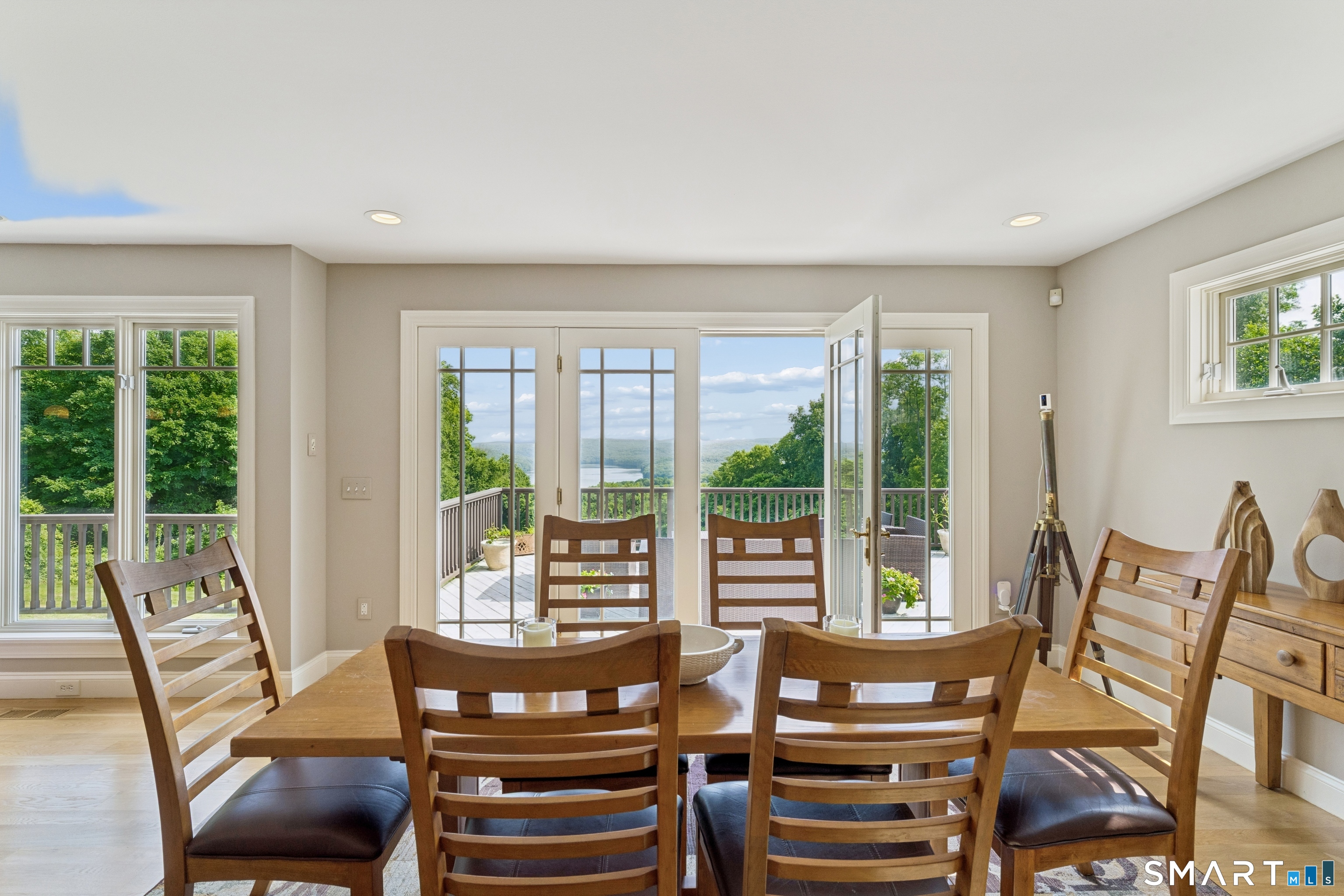 8 Horseshoe Ridge Road Newtown, CT 06482 - Photo 17 of 40